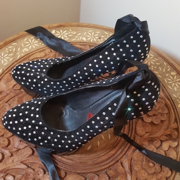 RED Kiss Heels With Ribbon Ankle - Picture 3 of 4